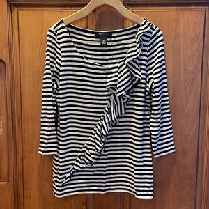 White House Black Market top perfect to pair with jeans or dressier bottoms.